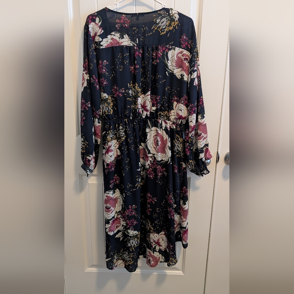 Floral Wrap Dress in Navy and Pink - Picture 6 of 7